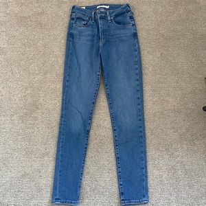 Levi’s 721 high rise skinny- size 26